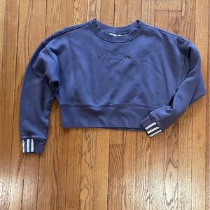 Adidas Women’s Crop purple sweatshirt Size: XS